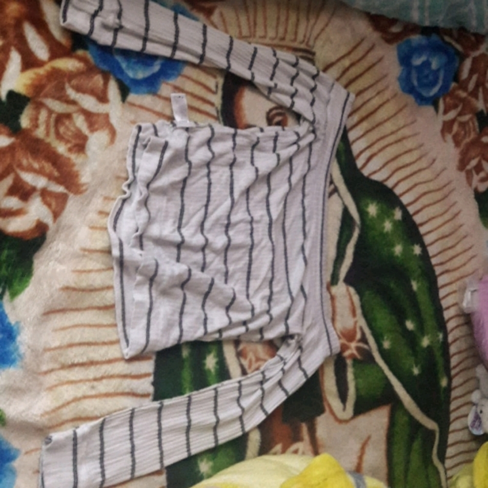 A pretty white and black shirt